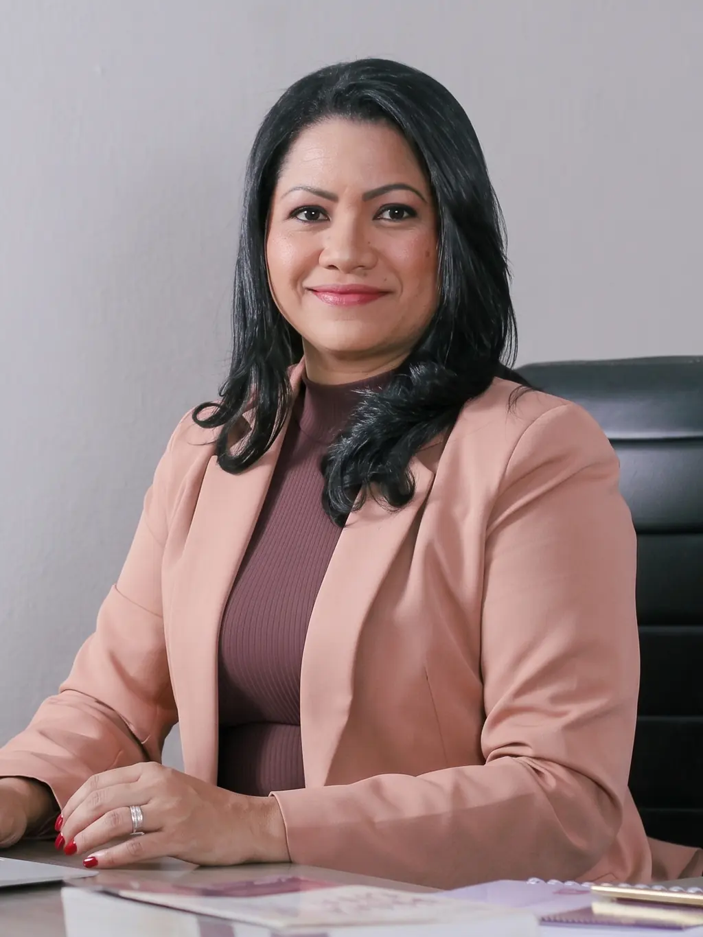 Torlene Rodrigues, advogada da TR Advocacia, no escritório em Matinha/MA